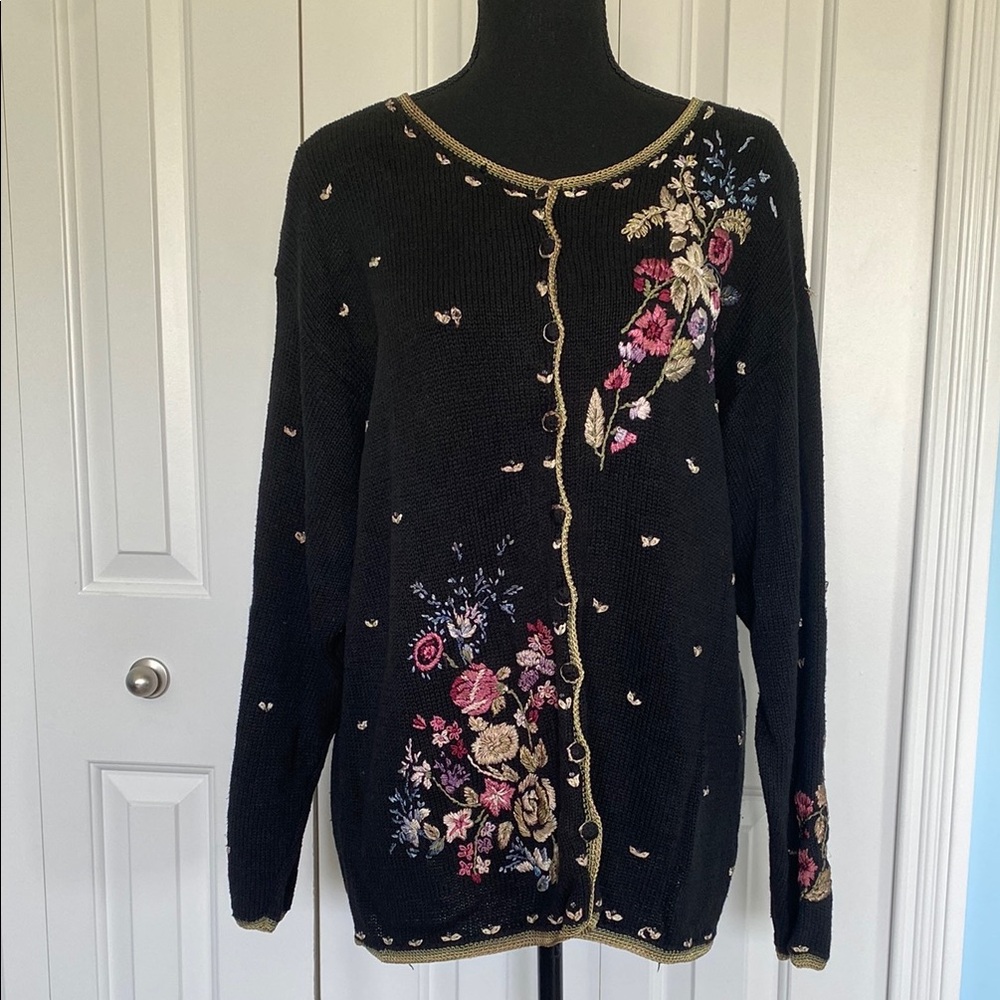 Beautiful Rare Tiara Woman 22/24 Knit Black Cardigan with Floral Embroidery